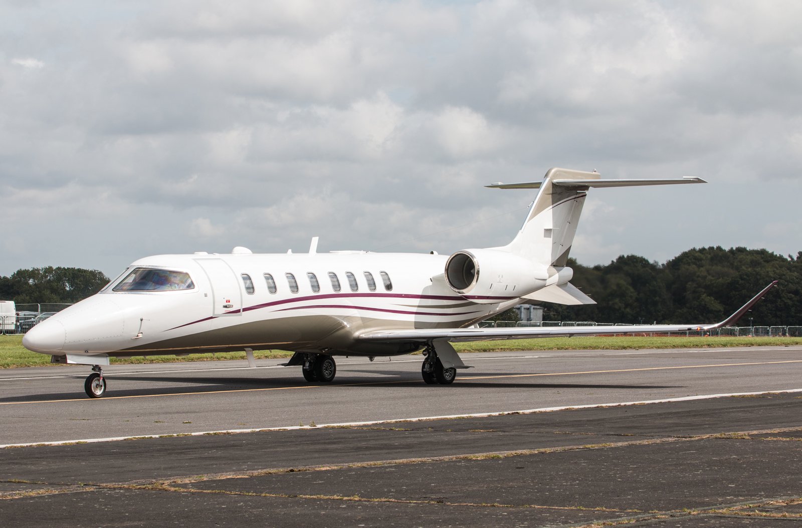 LEARJET-75_48578215296_203c21a3e7_o copy