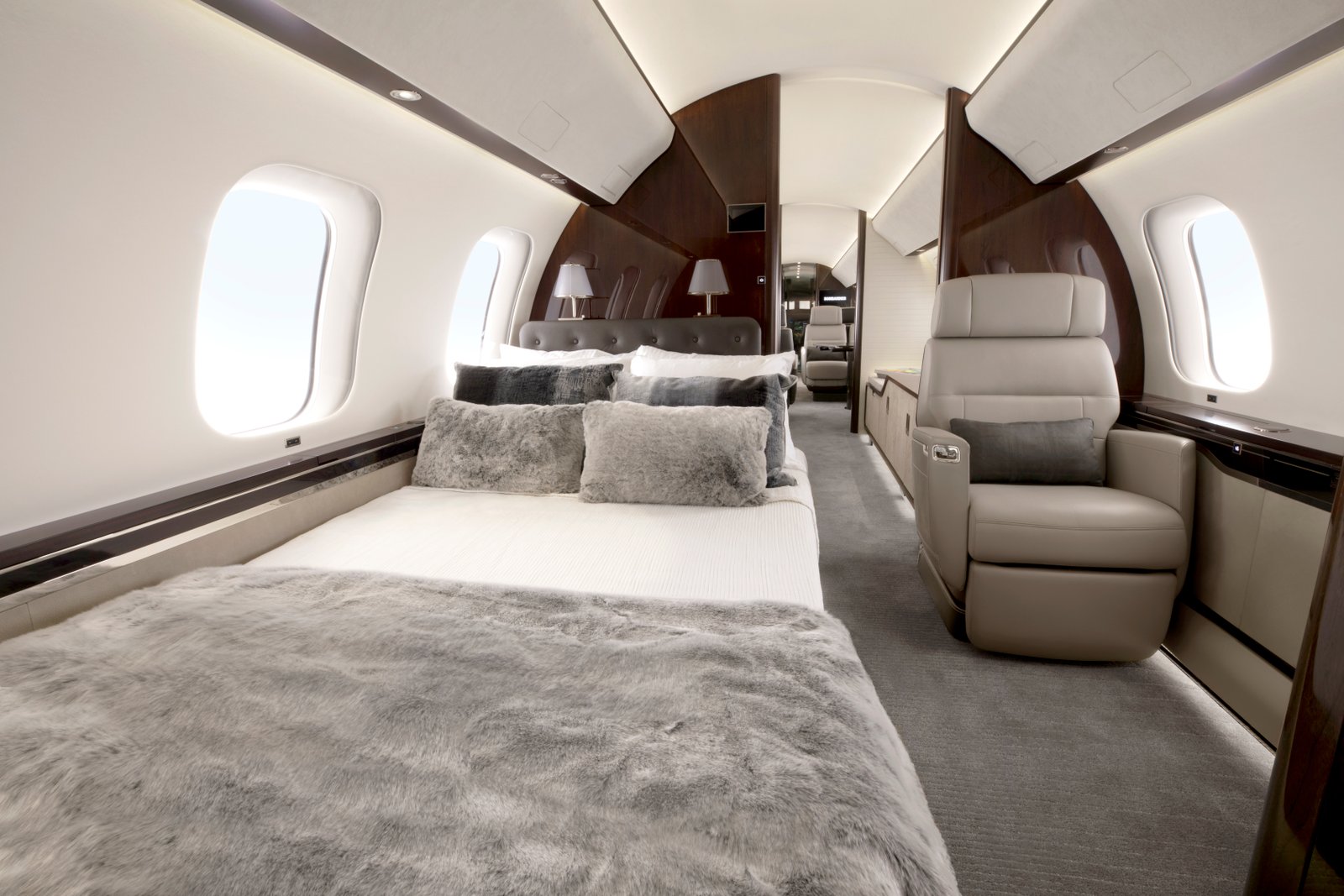 Global 7500 and Global 8000 Principal Suite with Bed
